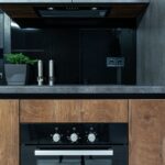 Geef je woning meer sfeer met keukens en stalen deuren op maat
